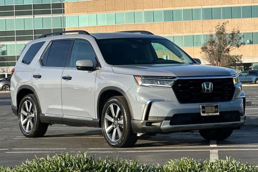 2023 Honda Pilot AWD Elite
