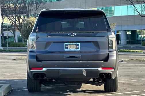 2025 Chevrolet Suburban 4WD High Country