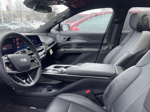 2024 Cadillac LYRIQ Tech