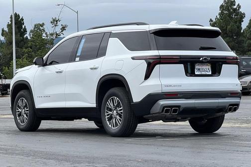 2024 Chevrolet Traverse LT