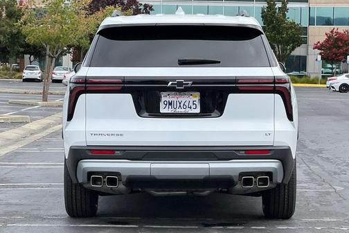 2024 Chevrolet Traverse LT