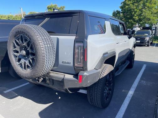 Meteorite Metallic (Grey) 2024 GMC HUMMER EV SUV 2X