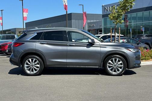 2022 INFINITI QX50 LUXE AWD