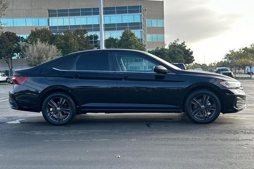 2022 Volkswagen Jetta 1.5T SE