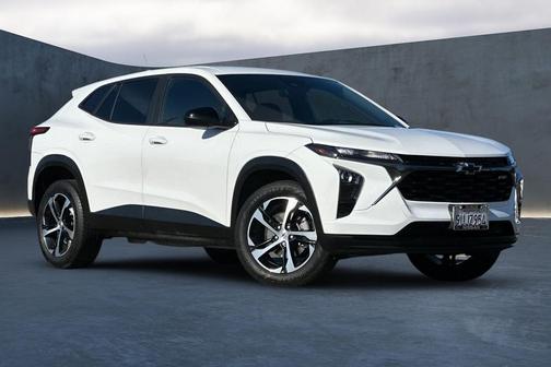 Summit White 2025 Chevrolet Trax FWD 1RS