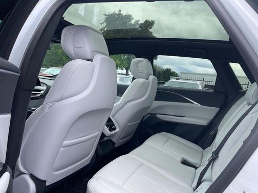 Crystal White Tricoat 2024 Cadillac LYRIQ Sport