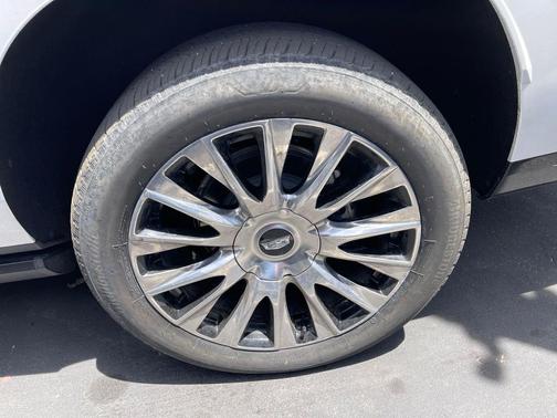 Crystal White Tricoat 2025 Cadillac Escalade ESV Premium Luxury Platinum