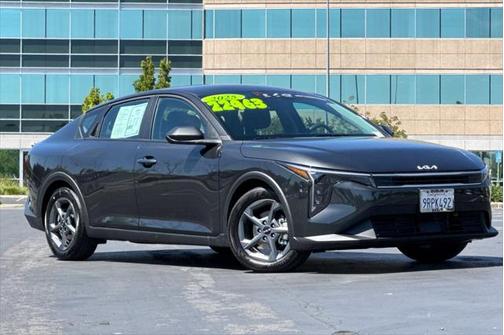 2025 Kia K4 LXS