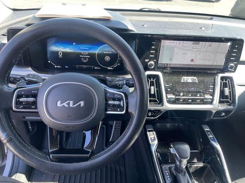 Wolf Gray 2023 Kia Sorento SX