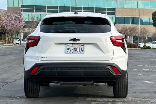 2025 Chevrolet Trax LS