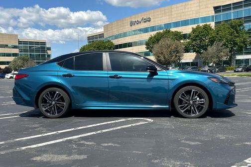 Ocean Gem/Midnight Black Metallic 2025 Toyota Camry XSE