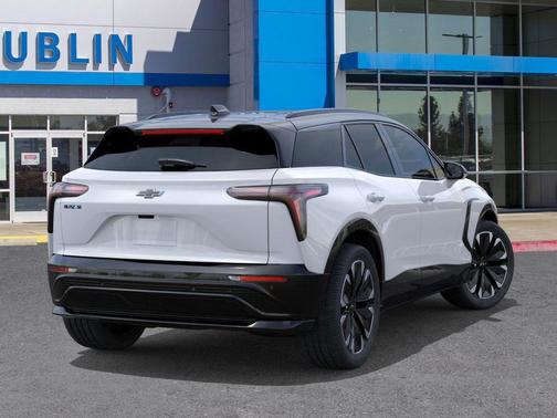 Polar White Tricoat 2026 Chevrolet Blazer RS