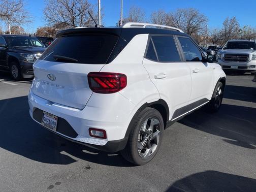 2023 Hyundai VENUE Limited