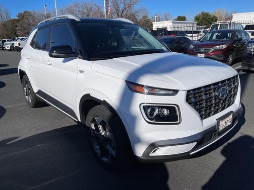 2023 Hyundai VENUE Limited