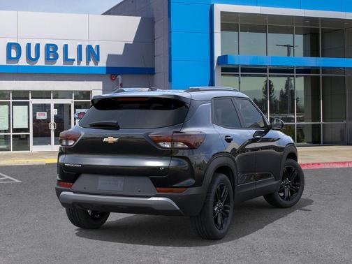 Mosaic Black Metallic 2026 Chevrolet Trailblazer LT