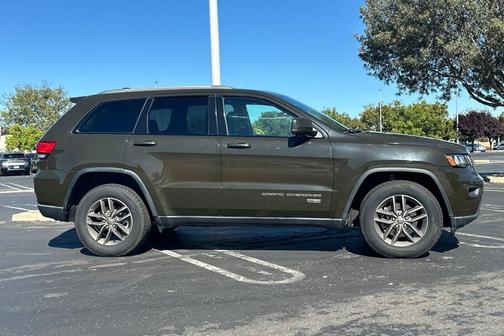 Recon Green Clearcoat 2016 Jeep Grand Cherokee Laredo
