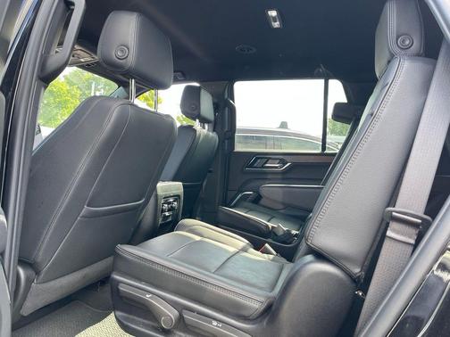 Onyx Black 2025 GMC Yukon Denali