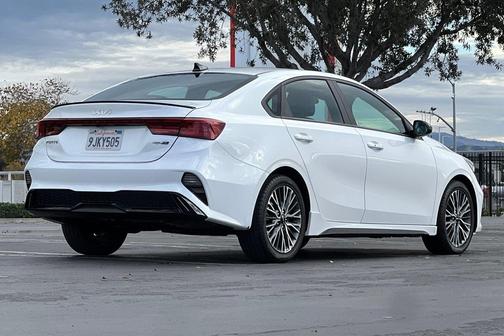Snow White Pearl 2023 Kia Forte GT-Line