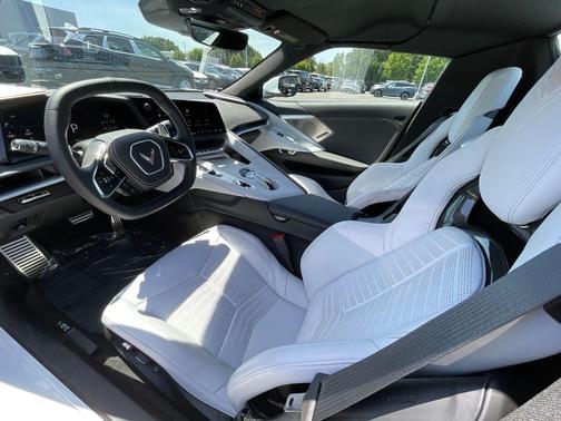 Arctic White 2026 Chevrolet Corvette Stingray w/2LT