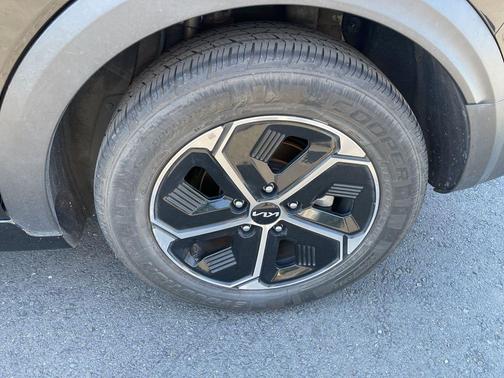 Aurora Black Pearl 2023 Kia Niro EX