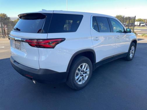 2023 Chevrolet Traverse LS