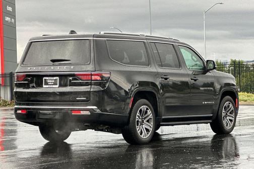 Diamond Black Crystal Pearlcoat 2024 Jeep Wagoneer L Series II 4x2