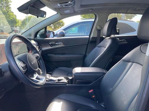 Ebony Black 2025 Kia Sportage SX