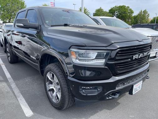 Diamond Black Crystal Pearlcoat 2021 RAM 1500 Laramie