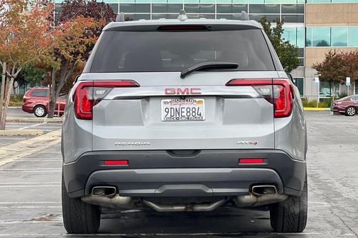 2023 GMC Acadia AWD AT4