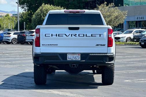 Summit White 2024 Chevrolet Silverado 1500 ZR2