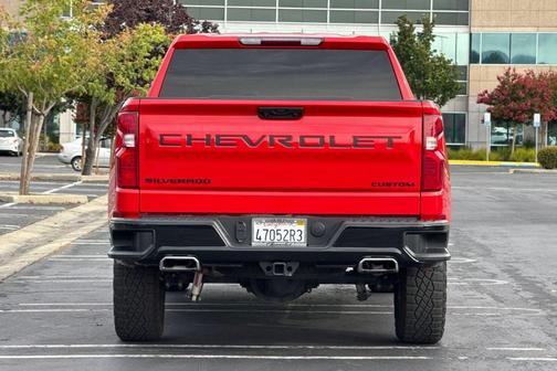 2022 Chevrolet Silverado 1500 Custom Trail Boss