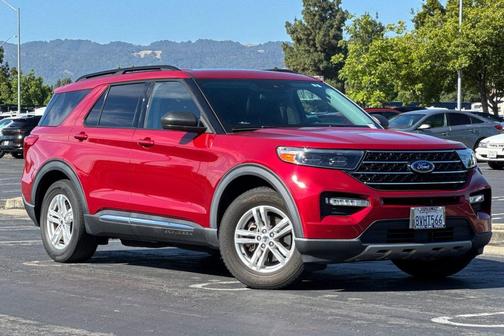 Rapid Red Metallic Tinted Clearcoat 2021 Ford Explorer XLT