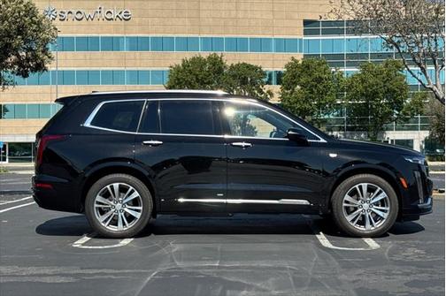 2025 Cadillac XT6 Premium Luxury FWD
