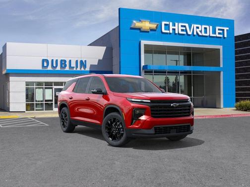Radiant Red Tintcoat 2026 Chevrolet Traverse LT