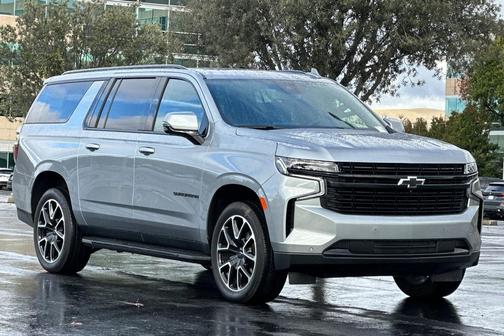 2024 Chevrolet Suburban RST