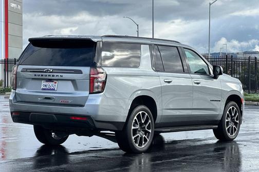 2024 Chevrolet Suburban RST