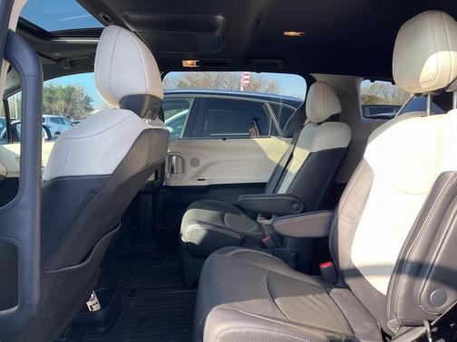 2025 Toyota Sienna Limited