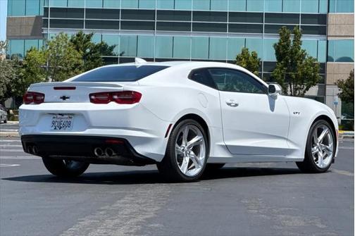 2022 Chevrolet Camaro RWD Coupe LT1