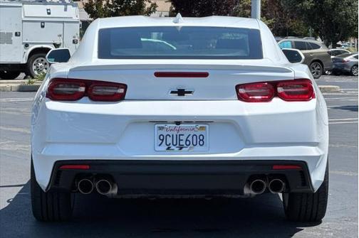 2022 Chevrolet Camaro RWD Coupe LT1