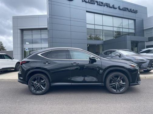 2023 Lexus NX 450h+ Luxury
