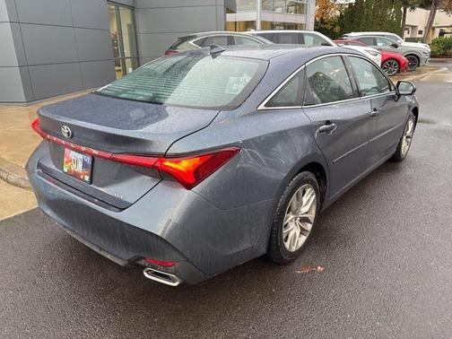 2022 Toyota Avalon XLE