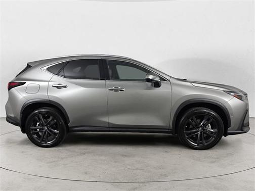 2022 Lexus NX 450h+ Luxury