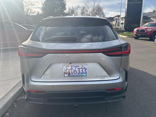 2022 Lexus NX 450h+ Luxury