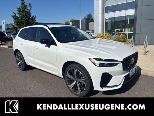 Crystal White Metallic 2025 Volvo XC60 B5 Ultra