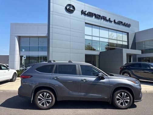 2023 Toyota Highlander Hybrid XLE