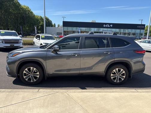 2023 Toyota Highlander Hybrid XLE