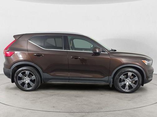 Brown Metallic 2019 Volvo XC40 T5 Inscription