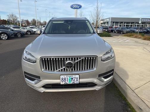 2025 Volvo XC90 B5 Plus