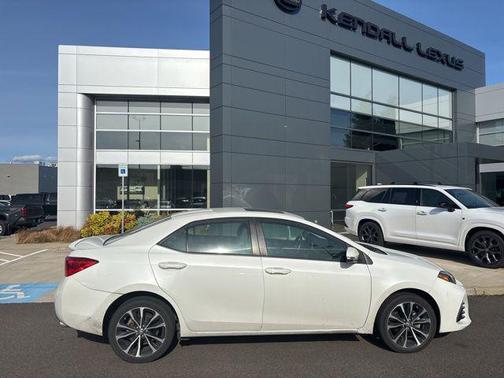 Blizzard Pearl 2019 Toyota Corolla XSE
