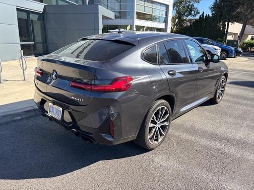 2023 BMW X4 M40i